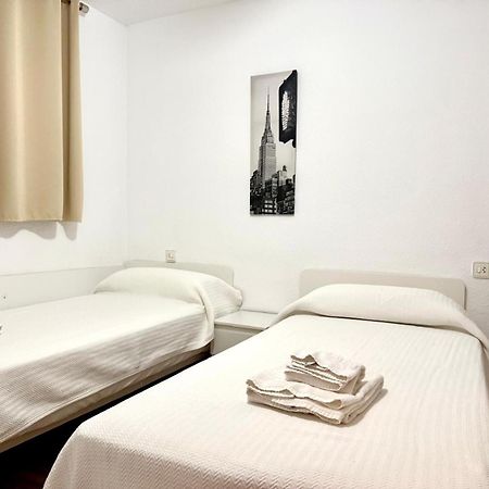 Apartamentos Amatista Салоу Экстерьер фото